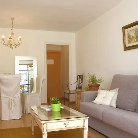 In A House - Sh00 Salou