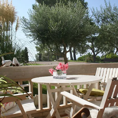 In A House - Sh00 Salou